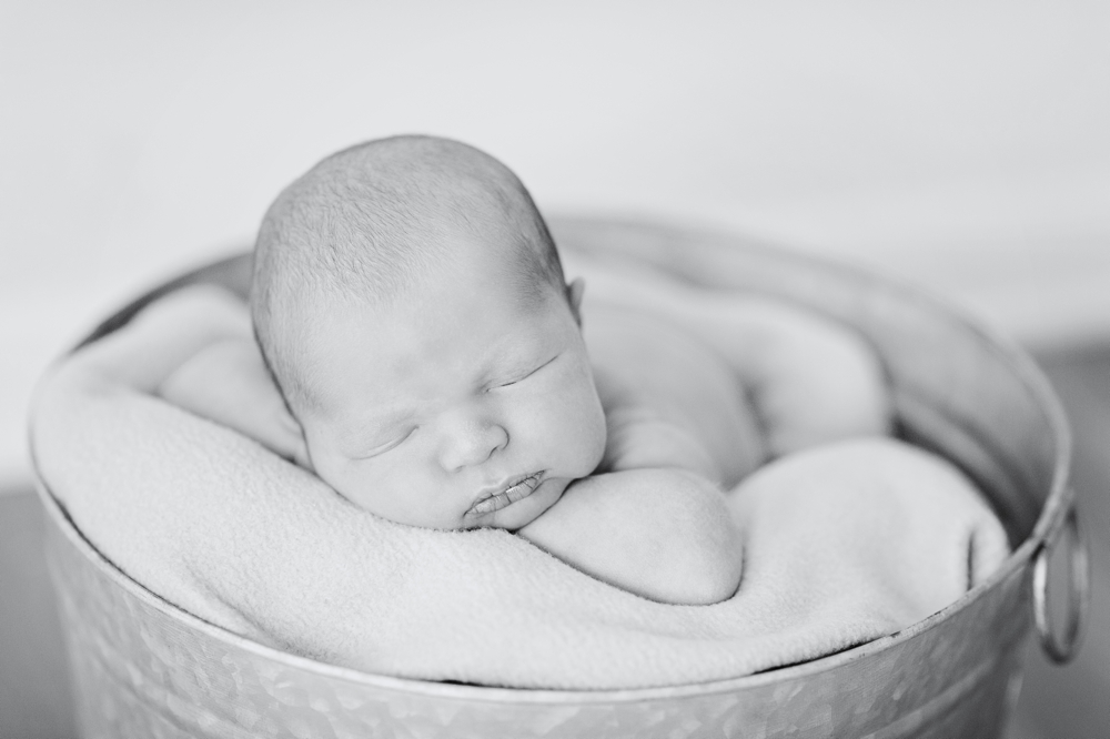 Newborn Session, St. Louis, Missouri, Saint Louis, MO, Illumen Photography, in home newborn, in studio newborn, Lifestyle, posed